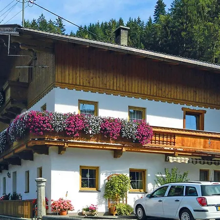 Appartement Amazing In Fgen With 3 Bedrooms